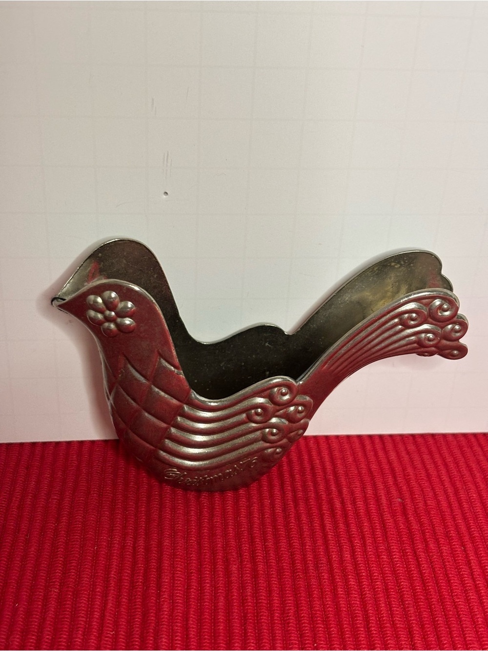 Avon VTG Silver-Tone Metal Christmas Ornament. 1976 Dove Bird Collectible